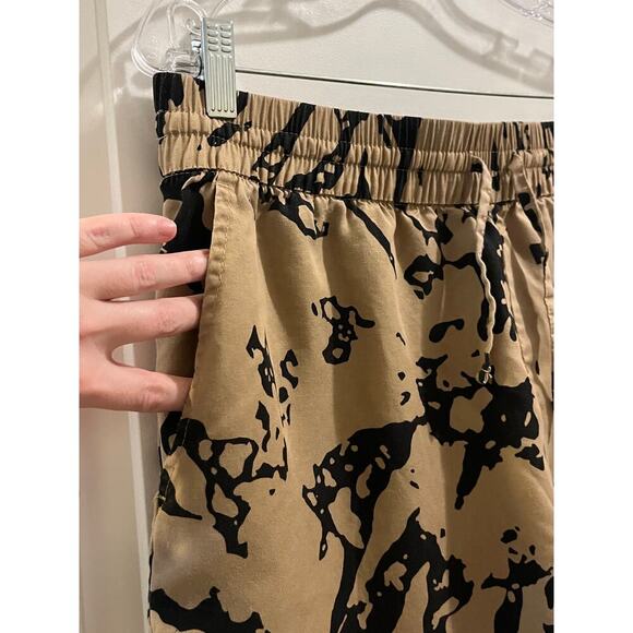 Everlane Vacation Short - Picture 7 of 13